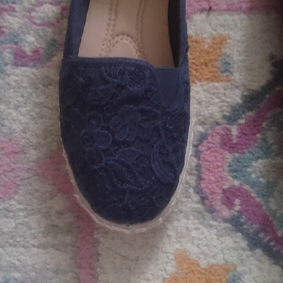 Brand new without tags navy blue lacy slip on shoes - Picture 4 of 4